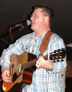 Congressman Rick Crawford performs at 2012 Ozark Gateway Region Banquet. 