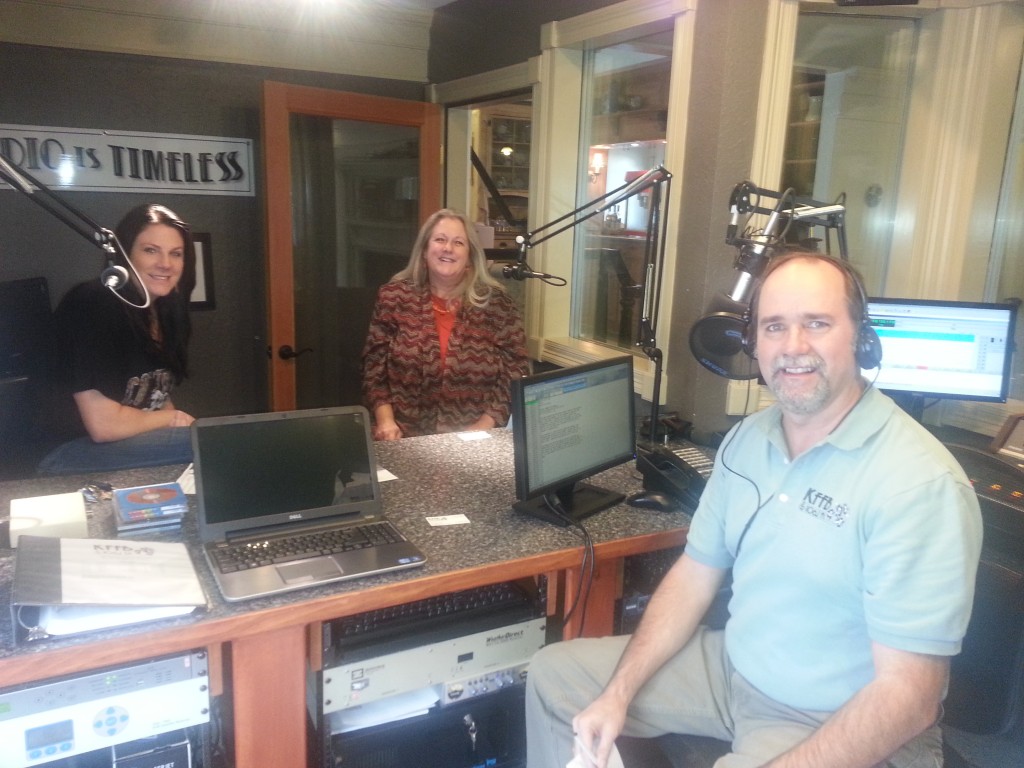(left to right) Mindy Scales,  Bob Connell, and Debra Lance